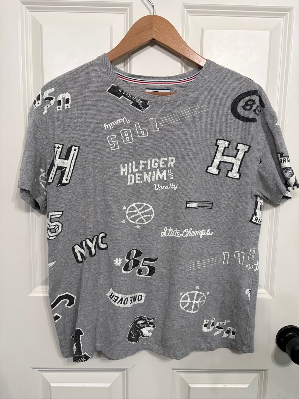 Tommy Hilfiger Gray Graphic Varsity Tee size S but runs big. Vintage. No flaws